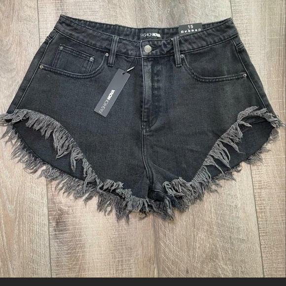 Fashion Nova Women's Black Fringe Shorts - Picture 1 of 4